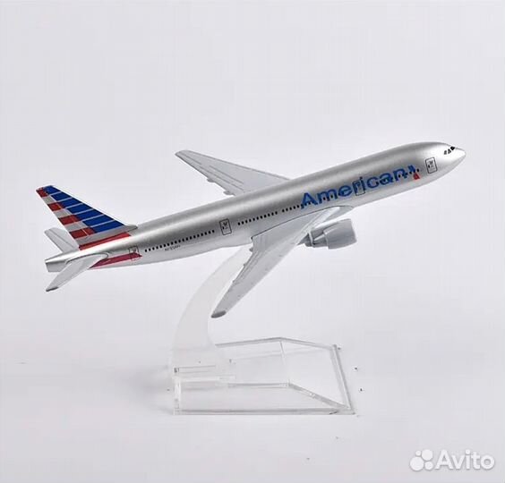 Модель самолёта Boeing 777 American Airlines