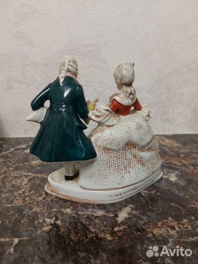 Статуэтка фарфор