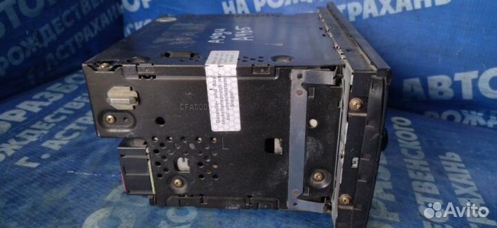 Штатная магнитола Audi A4B6 седан 2003