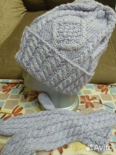 Шапка и варежки новые