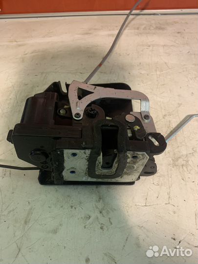SsangYong Kyron Замок двери передней левой