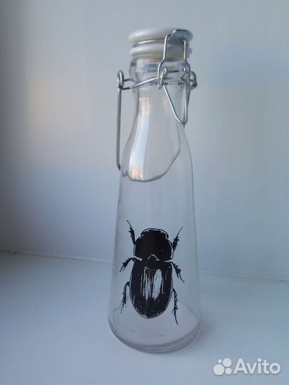 Бутылка с крышкой