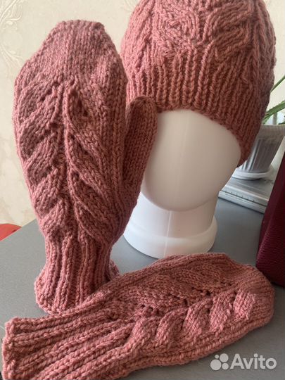 Комплект шапка и варежки