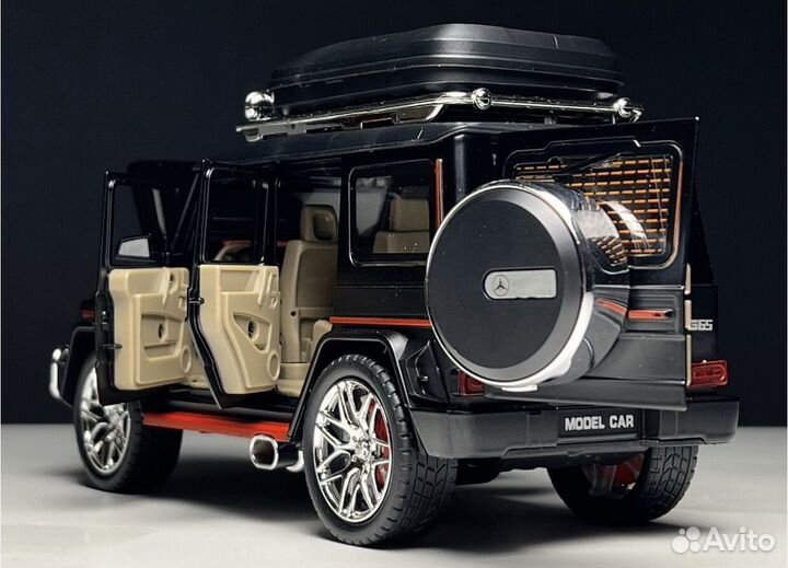 Машинка Мерседес Гелик с Дымом и Кофром на крыше
