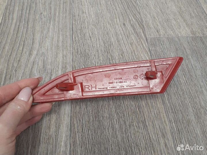 Отражатель бампера правый Ford Focus 3 седан