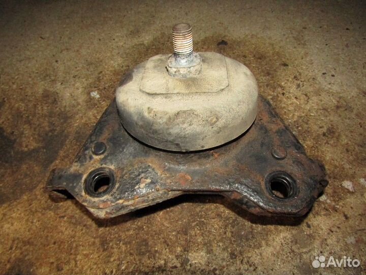 Опора двигателя передняя LX 570 2007