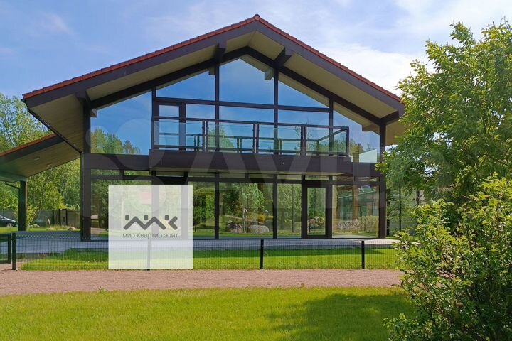 Дом 473,2 м² на участке 15 сот.