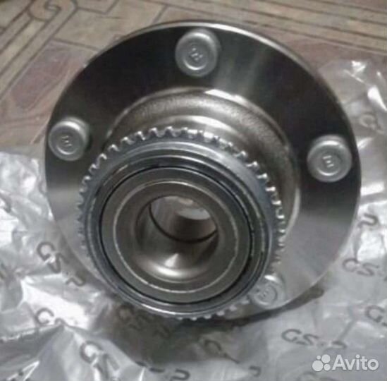 Ступица с подшипником в сборе