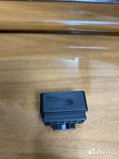 Разьем подогрева сидений Cadillac Escalade 3