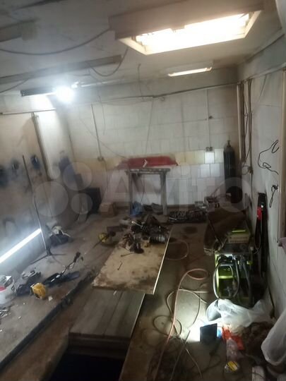 Гараж, > 30 м²