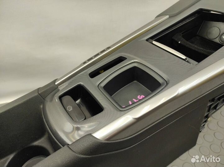 Подлокотник Citroen C4 B7 EP6CDT 1.6 THP 5F02 2011