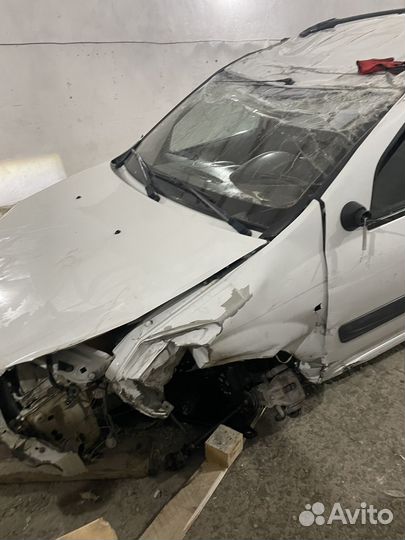 LADA Largus 1.6 МТ, 2013, битый, 250 000 км