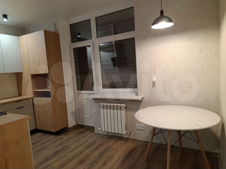 2-к. квартира, 52 м², 5/17 эт.