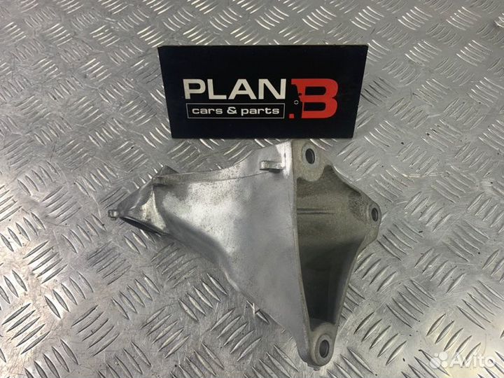 Кронштейн двигателя правый Bmw 3 E90