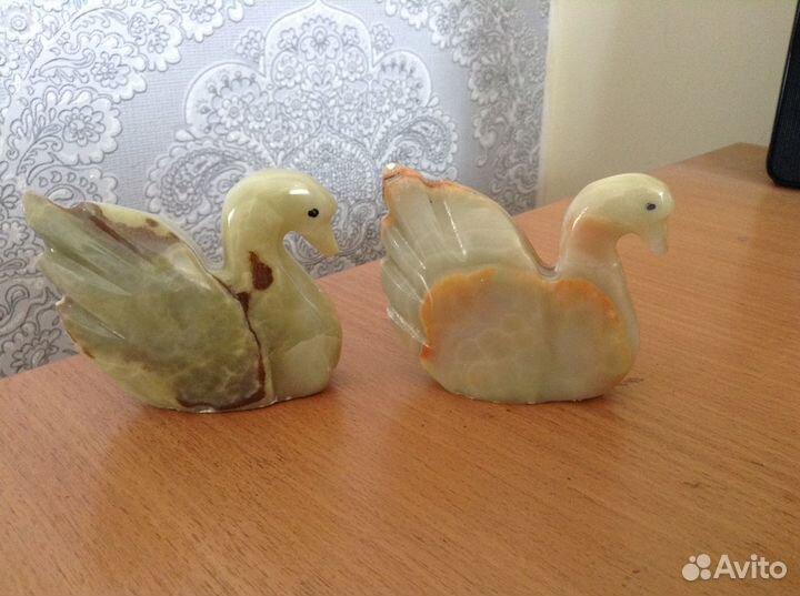 Лебеди из оникса