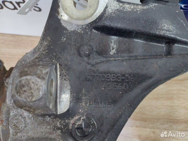 Кулак поворотный задний левый Bmw X5 Рест E70 рест