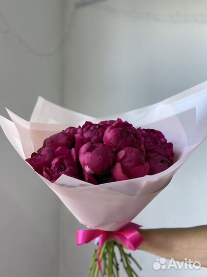 Букет с садовыми пионами