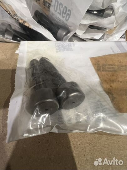 Винты регулировки клапанов Detroit Diesel