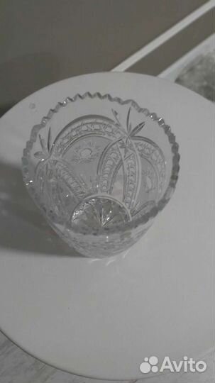 Большая хрустальная ваза для цветов