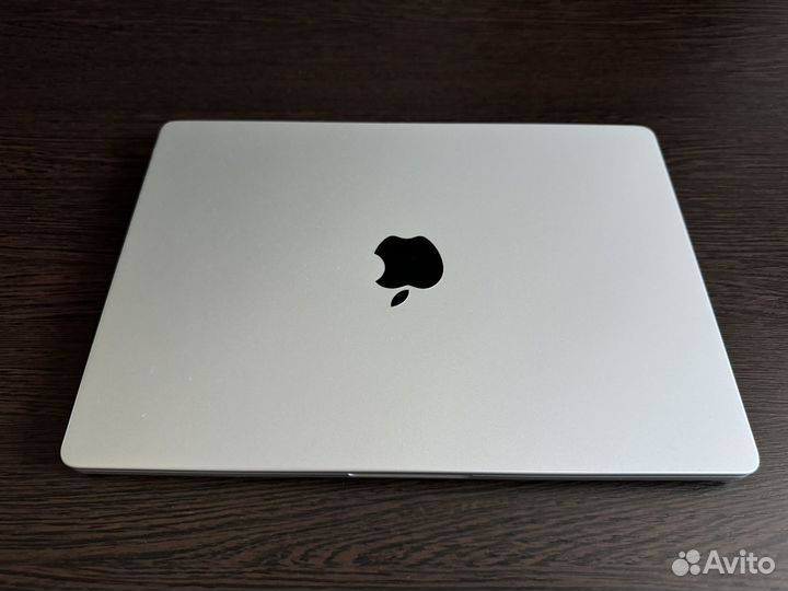 Macbook pro 14 m1 16 512
