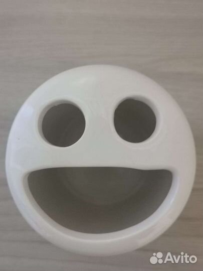 Удобная подставка для зубных щёток и пасты