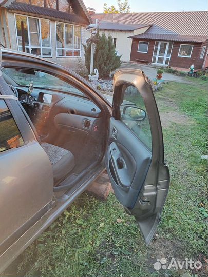 В разборе Ниссан альмера n16