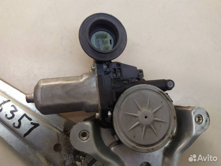 Стеклоподъемник электр. задний правый Toyota Rav 4