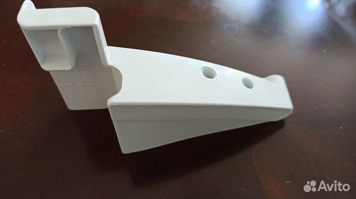 Продам держатели полок для холодильника Либхер