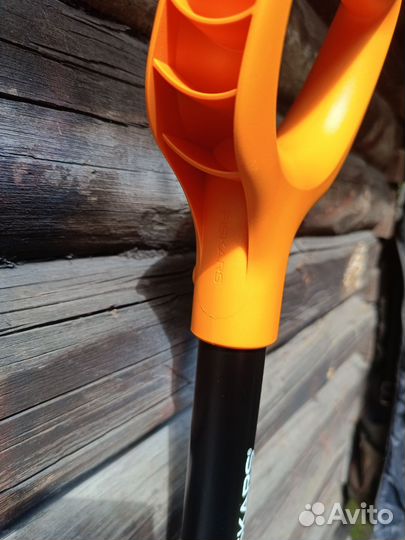 Лопата fiskars 81