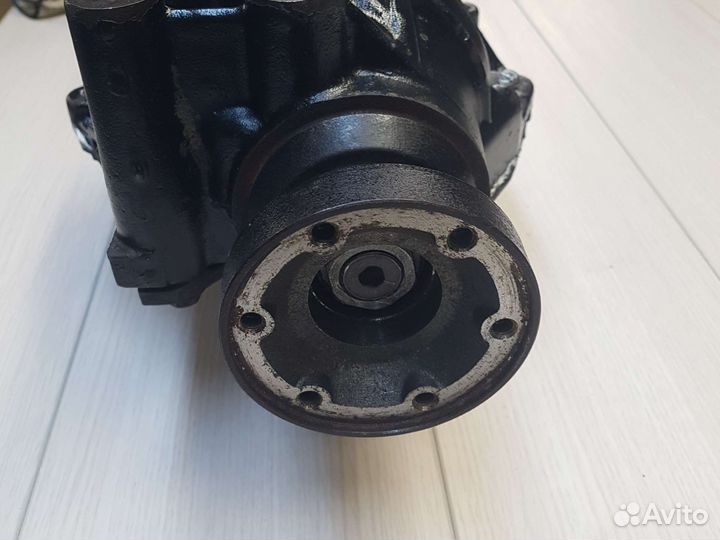 Передний редуктор Land Rover Discovery 3/4 RRS