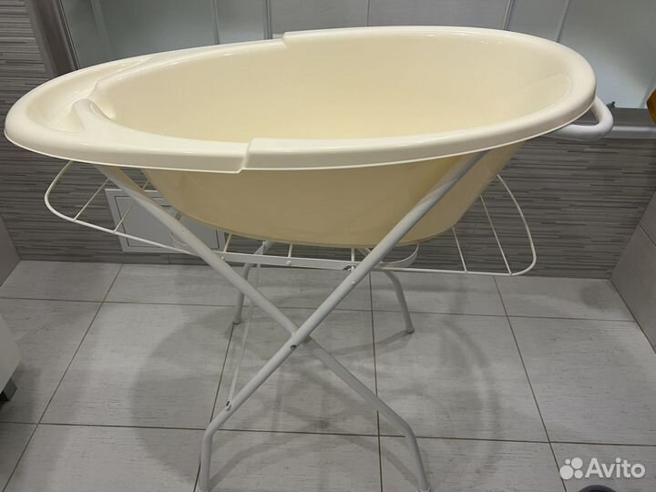 Подставка под ванну с ванной