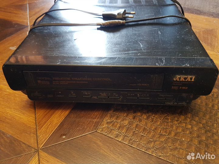 Видеомагнитофон akai сломан