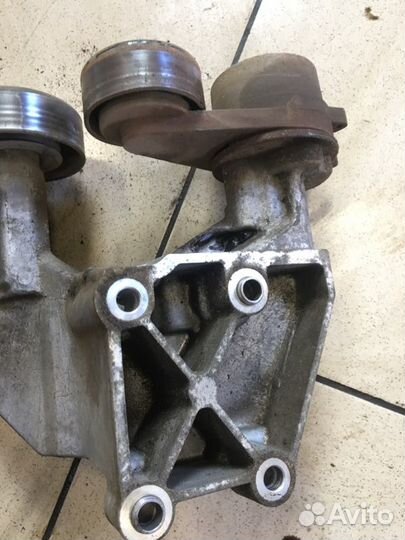 Кронштейн вспомогательных агрегатов Kia Sportage 3