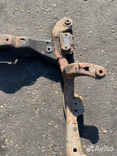 Подрамник передний передний Opel Astra H хетчбэк