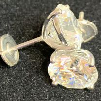 Золотые серьги с CVD бриллиантами 8 карат