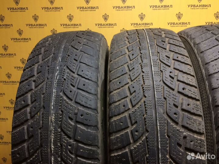 Kumho I'Zen RV Stud KC16 225/70 R16 107Q