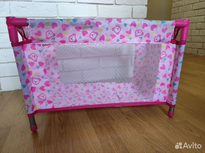 Игрушечная кроватка для куклы