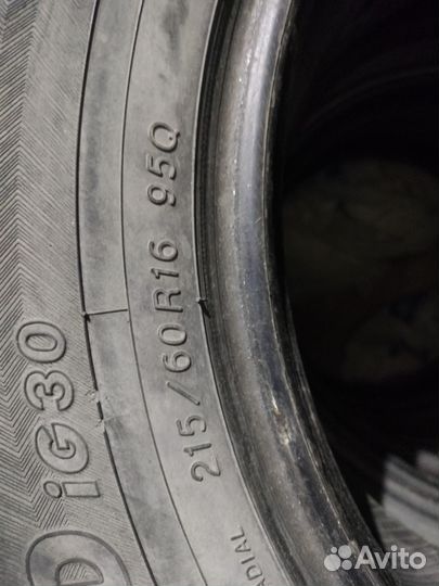 Yokohama Advan Sport V107 215/60 R16