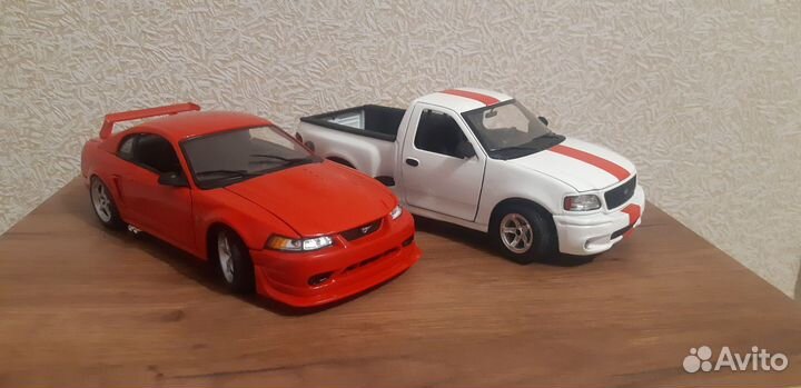 Ford mustang svt cobra r 2000 1/18 ford f150