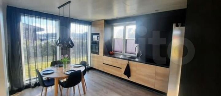 Дом 165 м² на участке 6 сот.