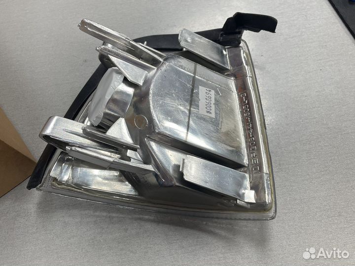 Поворотник указатель поворота audi 80 левый