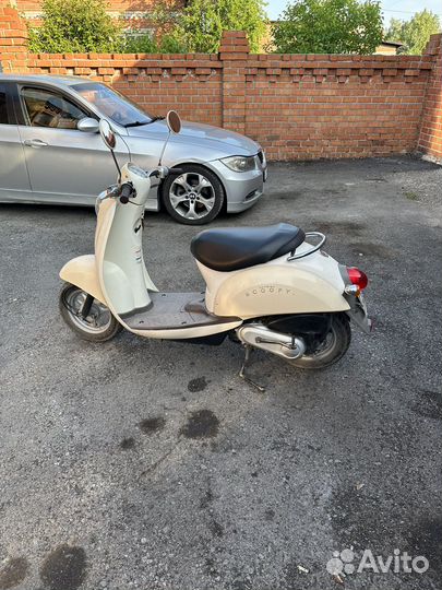 Скутер Honda scoopy