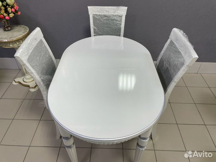 Кухонный стол раскладной белый