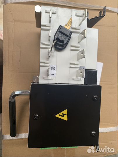 Реверсивный рубильник 100 A - Fregat