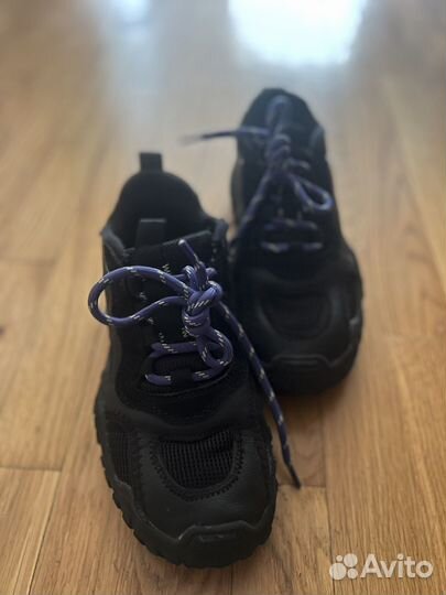 Кроссовки Zara 33