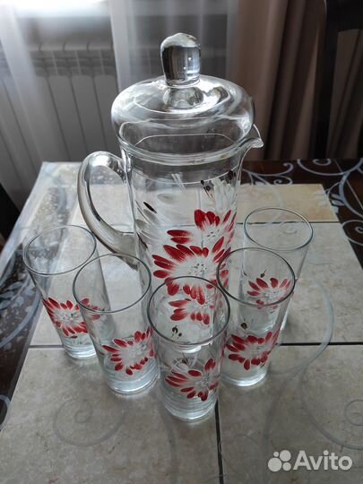 Графин с рюмками