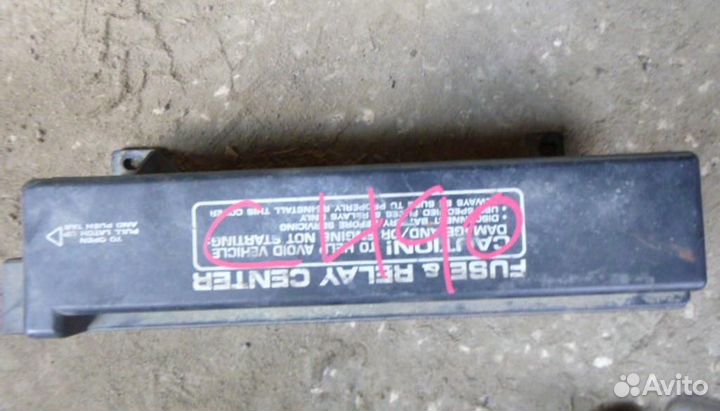 Блок предохранителей dodge Caravan 1996-2000 3.0