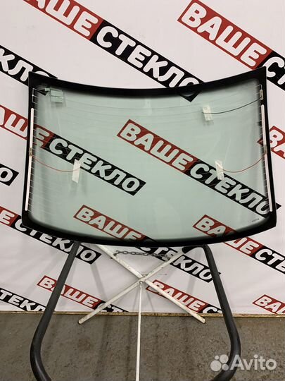 Заднее стекло на Hyundai Starex H1 H200 Замена