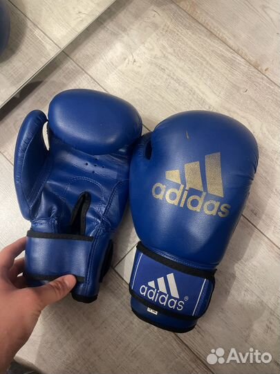 Боксерские перчатки 10 oz adidas