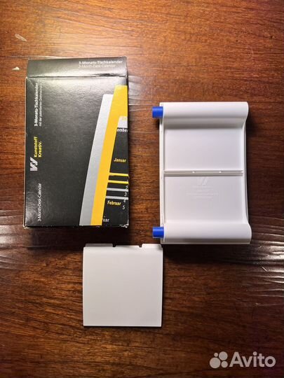 Настольный календарь в футляре